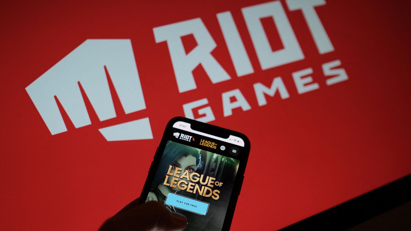 Co łączy Riot Games, dyskryminację, prawie 2000 kobiet i 100 milionów dolarów?