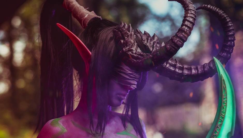 Niewiarygodny cosplay Demon Huntera z World of Warcraft