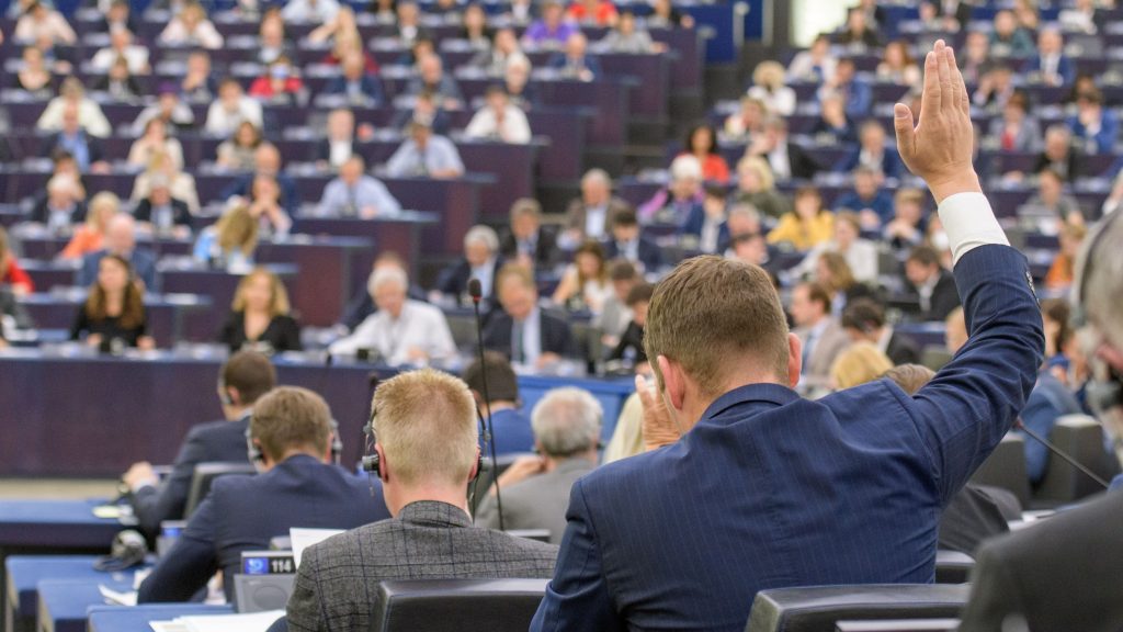 Parlament Europejski weźmie lootboxy i farmienie golda pod lupę